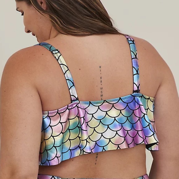 Torrid WIRELESS V FLOUNCE BIKINI TOP size Large - Picture 3 of 4